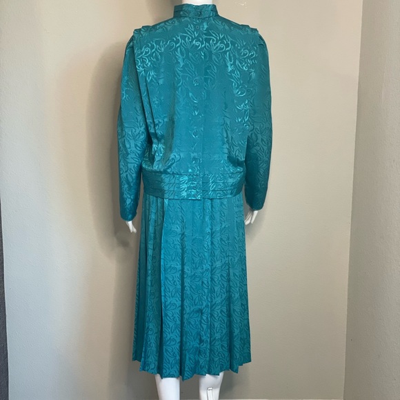 Halston Skirt Set - Picture 4 of 6
